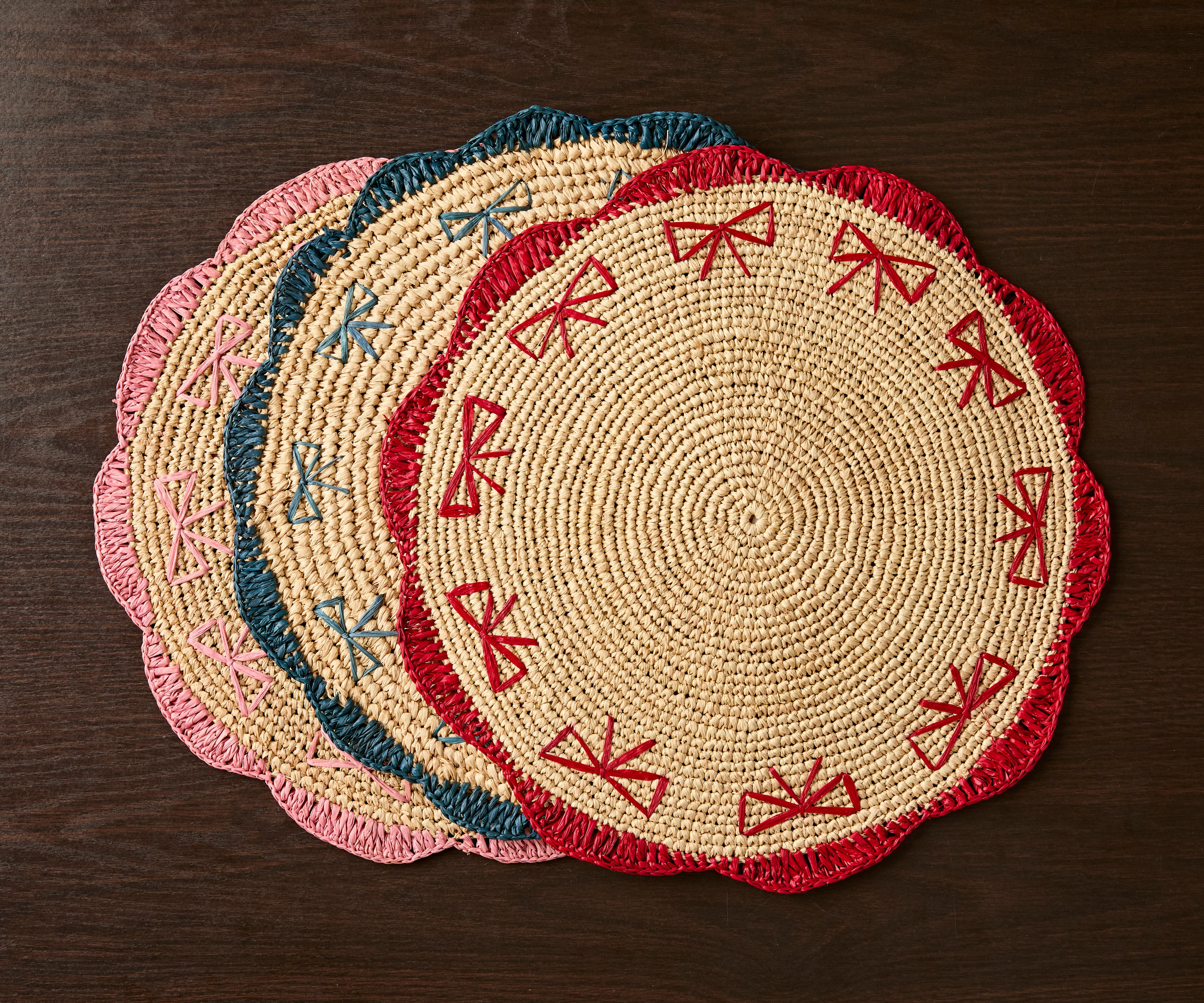 Payton James Handwoven Bow Placemats – Hand-Crocheted Raffia Palm Table Decor