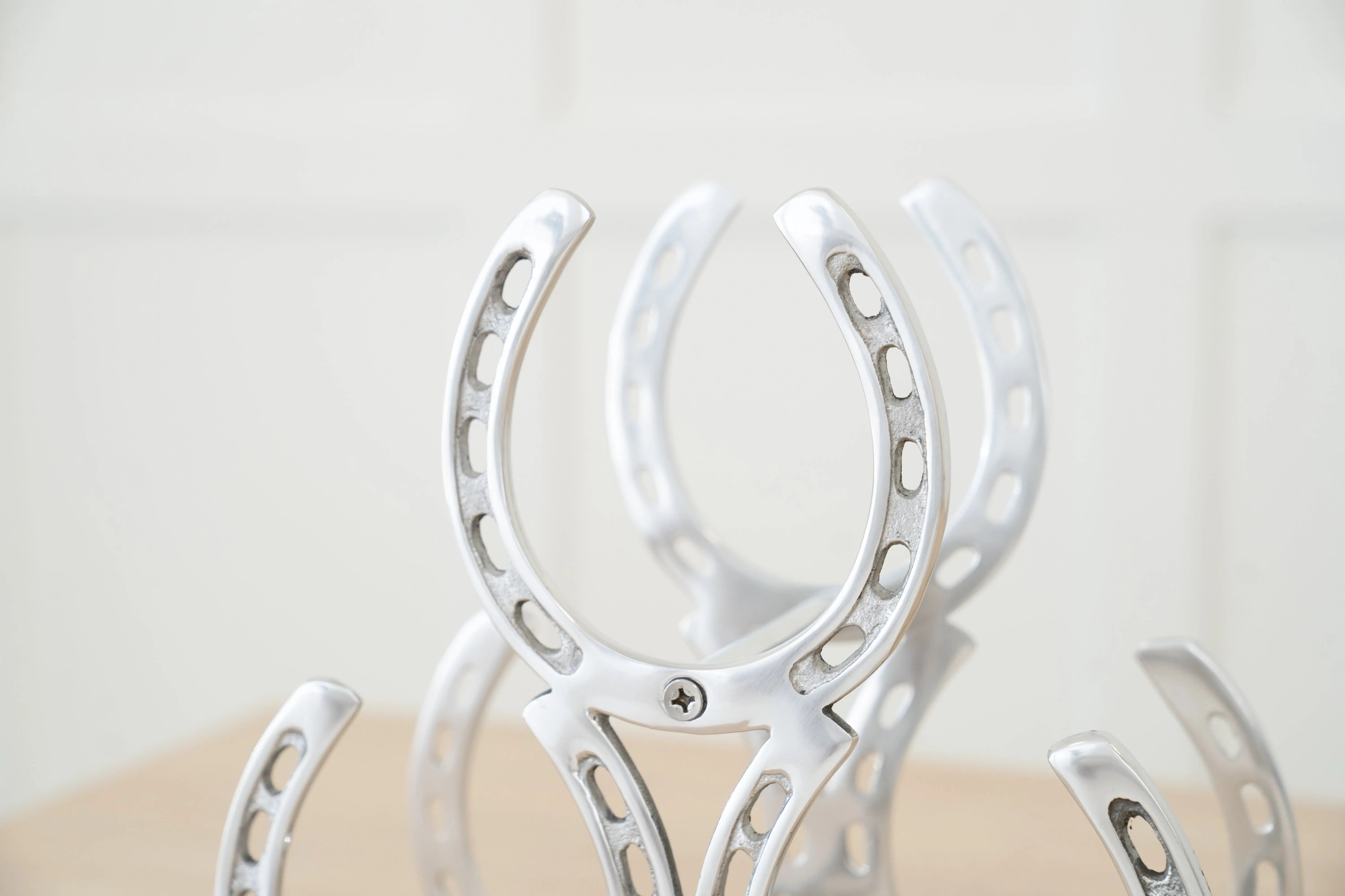 Huntley Horseshoe 3-Bottle Wine Rack – Aluminum Silver Finish