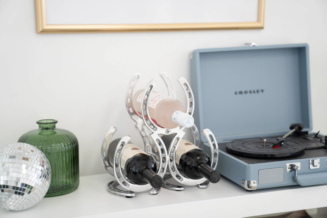 Huntley Horseshoe 3-Bottle Wine Rack – Aluminum Silver Finish